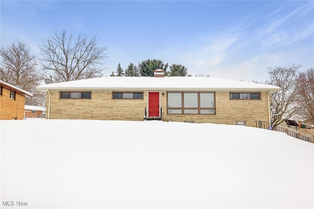 8736 Easy Street NW, Massillon, OH 44646