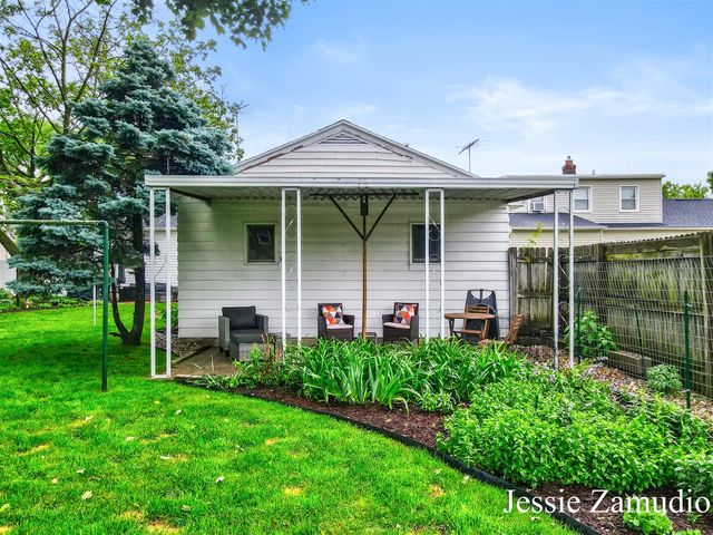 860 40th Street, Wyoming, MI 49509