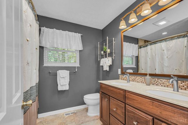 9300 Bodford Drive, West Chester, OH 45069