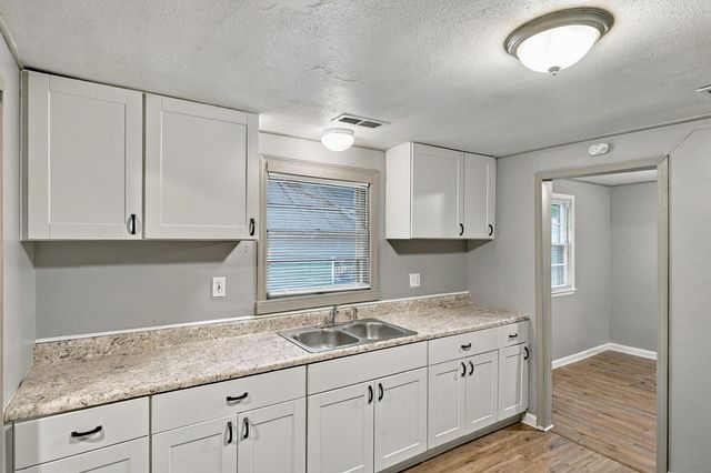 710 COOK AVE, Columbia, MO 65203