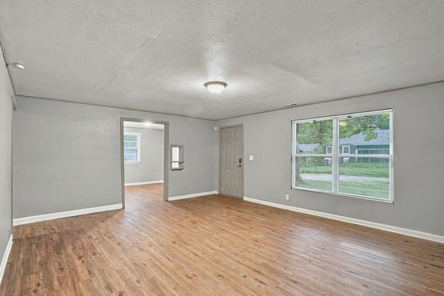 710 COOK AVE, Columbia, MO 65203