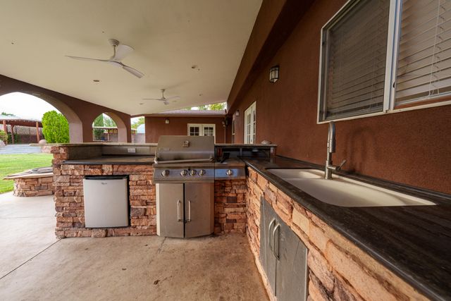 2309 Agua Fria Drive NE, Rio Rancho, NM 87144