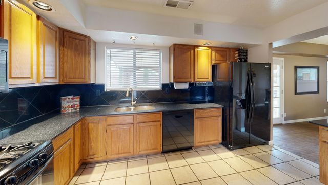 2309 Agua Fria Drive NE, Rio Rancho, NM 87144