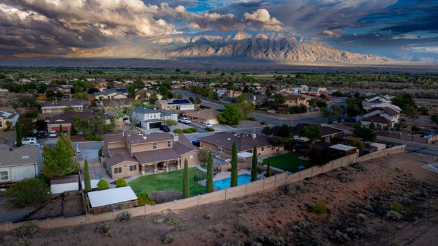 2309 Agua Fria Drive NE, Rio Rancho, NM 87144