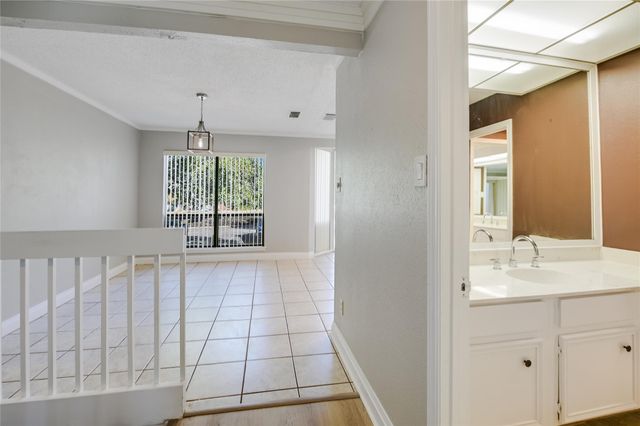 115 World Of Tennis SQ, Lakeway, TX 78738