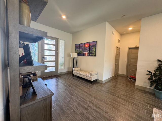 5902 Ocean Jasper Drive, Bakersfield, CA 93313