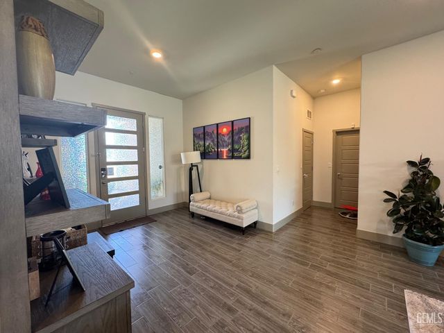 5902 Ocean Jasper Drive, Bakersfield, CA 93313