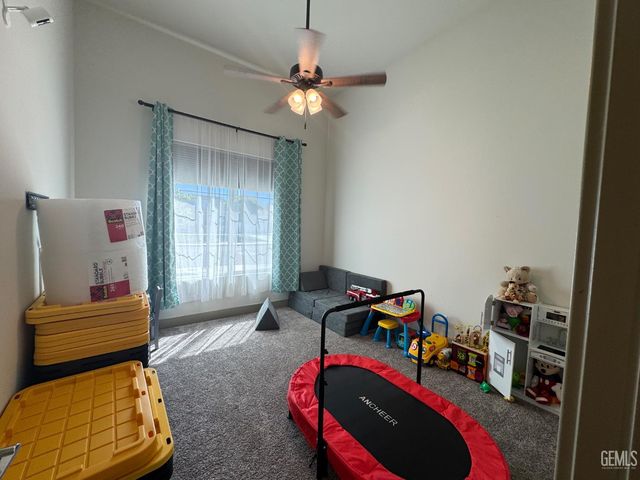 5902 Ocean Jasper Drive, Bakersfield, CA 93313