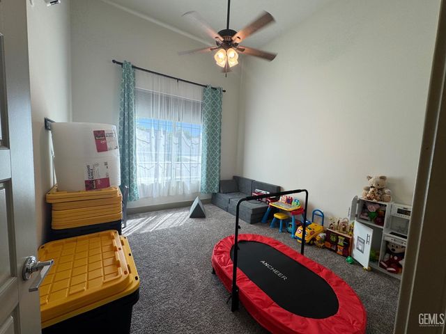 5902 Ocean Jasper Drive, Bakersfield, CA 93313