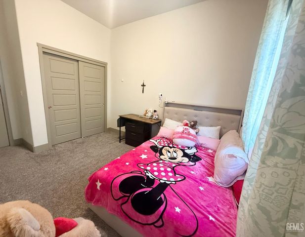 5902 Ocean Jasper Drive, Bakersfield, CA 93313