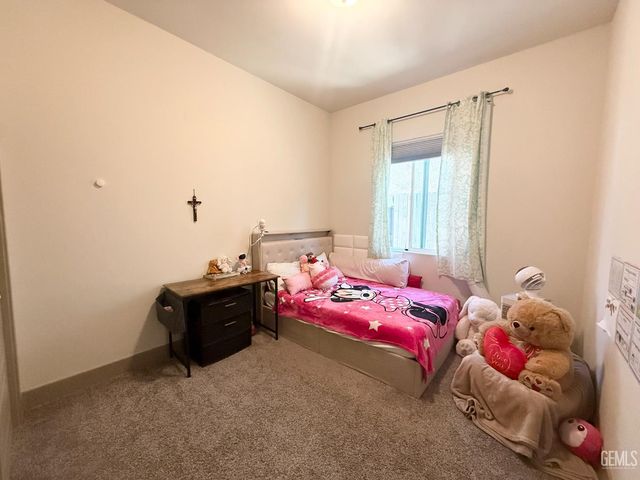 5902 Ocean Jasper Drive, Bakersfield, CA 93313