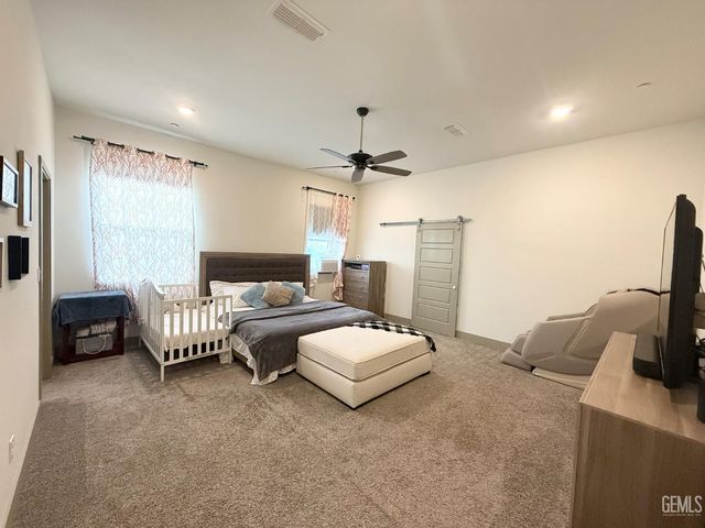 5902 Ocean Jasper Drive, Bakersfield, CA 93313