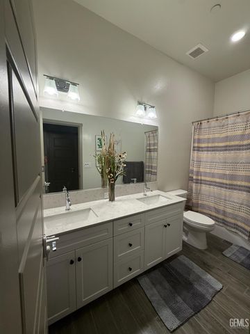 5902 Ocean Jasper Drive, Bakersfield, CA 93313