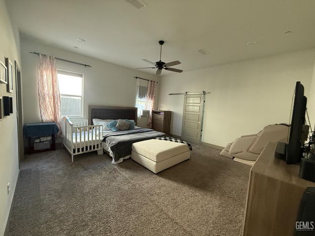 5902 Ocean Jasper Drive, Bakersfield, CA 93313