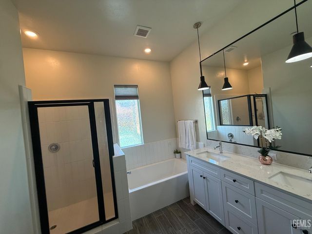 5902 Ocean Jasper Drive, Bakersfield, CA 93313