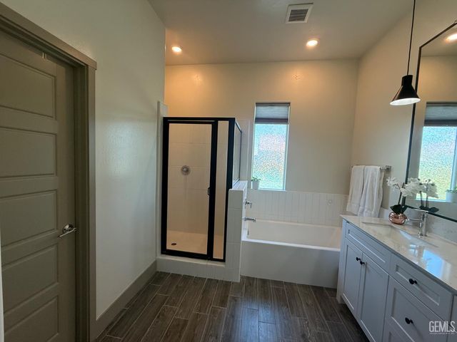 5902 Ocean Jasper Drive, Bakersfield, CA 93313