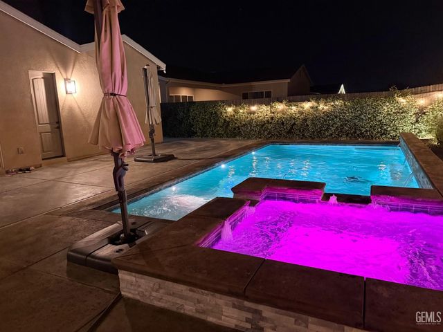 5902 Ocean Jasper Drive, Bakersfield, CA 93313