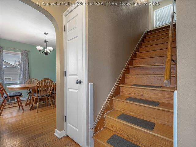 1233 Woodland Drive, Charleston, WV 25302