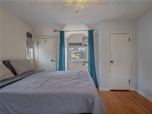 1233 Woodland Drive, Charleston, WV 25302