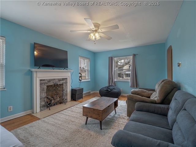 1233 Woodland Drive, Charleston, WV 25302