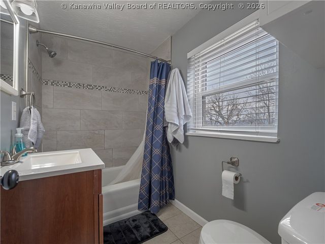 1233 Woodland Drive, Charleston, WV 25302