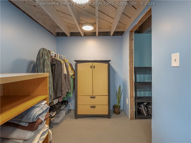 1233 Woodland Drive, Charleston, WV 25302