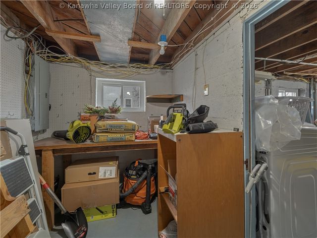 1233 Woodland Drive, Charleston, WV 25302