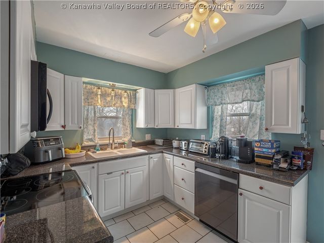 1233 Woodland Drive, Charleston, WV 25302