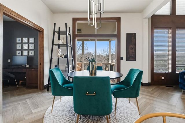 9014 Chestnut Street, Lenexa, KS 66220