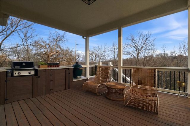 9014 Chestnut Street, Lenexa, KS 66220