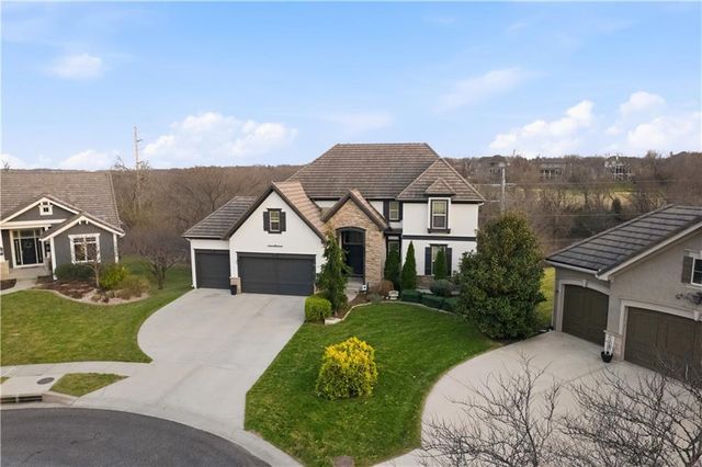 9014 Chestnut Street, Lenexa, KS 66220