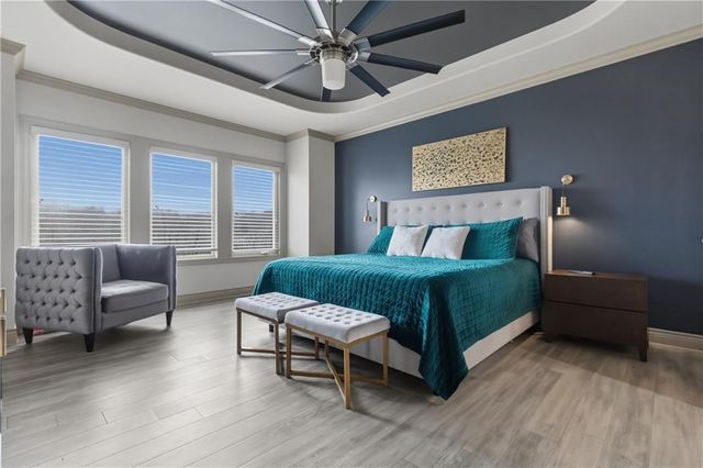 9014 Chestnut Street, Lenexa, KS 66220