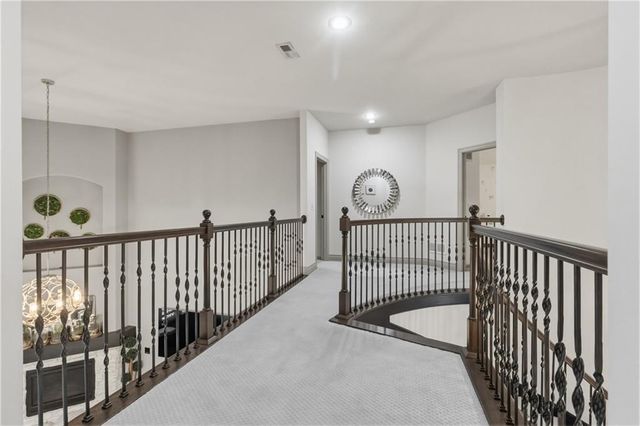 9014 Chestnut Street, Lenexa, KS 66220