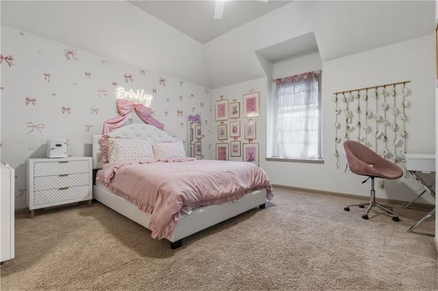 9014 Chestnut Street, Lenexa, KS 66220