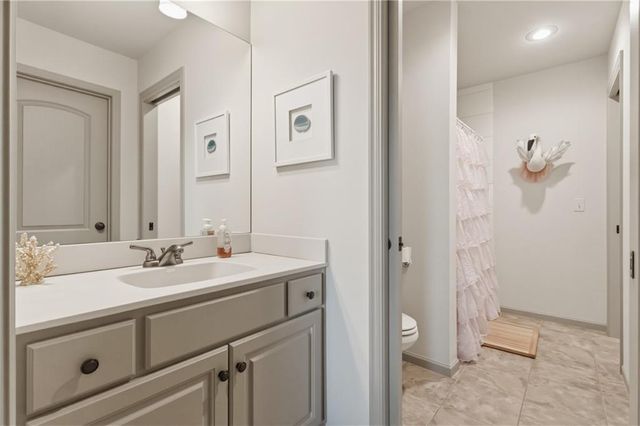 9014 Chestnut Street, Lenexa, KS 66220