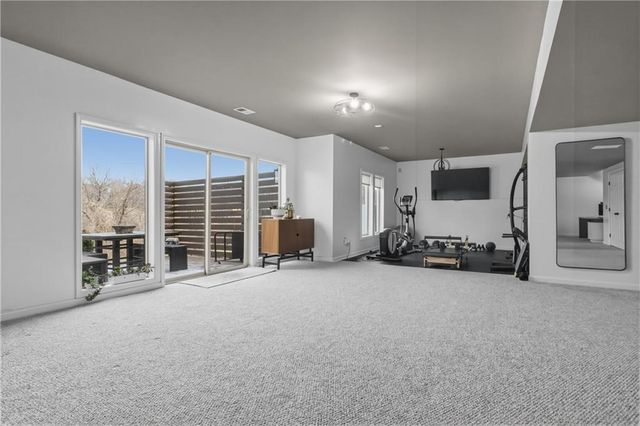 9014 Chestnut Street, Lenexa, KS 66220