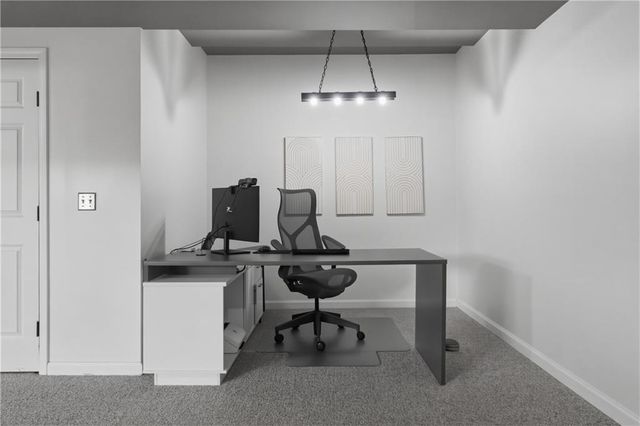 9014 Chestnut Street, Lenexa, KS 66220