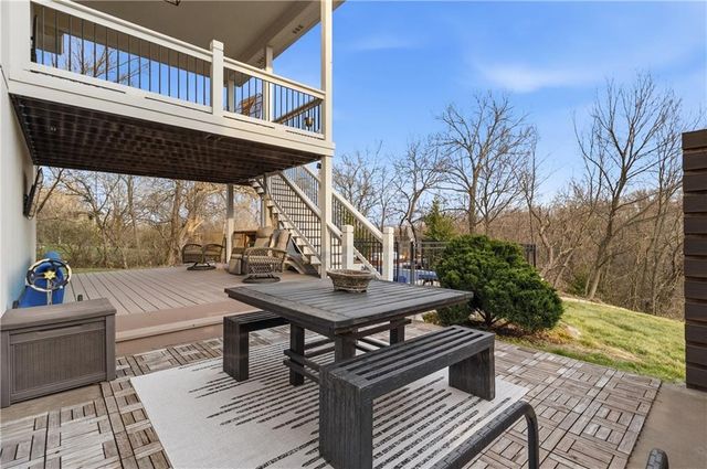 9014 Chestnut Street, Lenexa, KS 66220