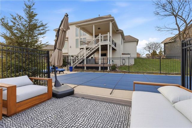 9014 Chestnut Street, Lenexa, KS 66220