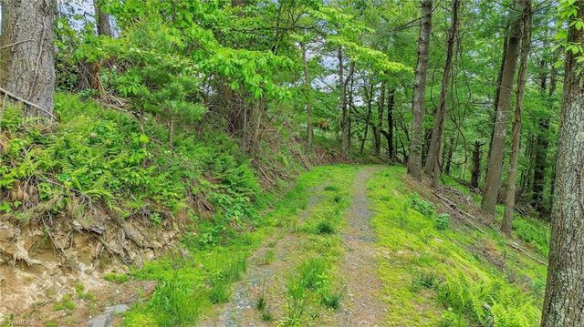 939 Don Bare Road, Jefferson, NC 28640