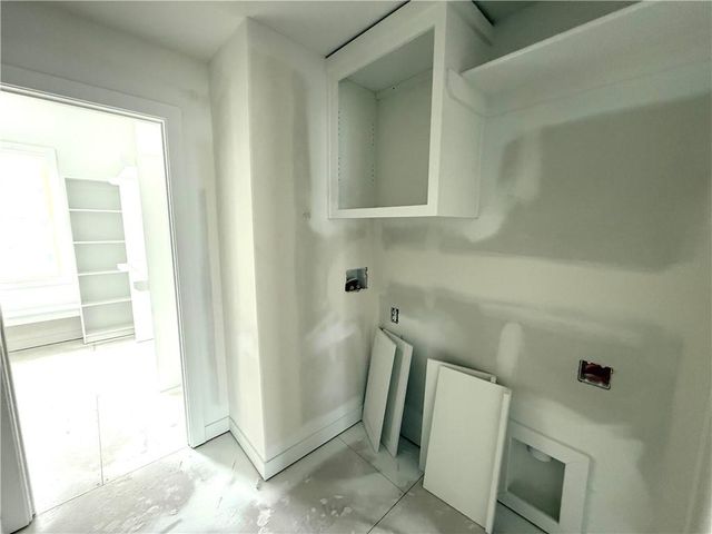 3207 SW Enoch Street, Lee's Summit, MO 64082