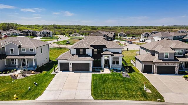 3207 SW Enoch Street, Lee's Summit, MO 64082