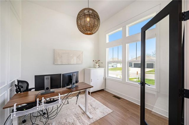 3207 SW Enoch Street, Lee's Summit, MO 64082