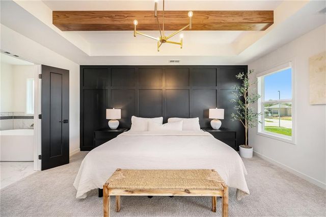 3207 SW Enoch Street, Lee's Summit, MO 64082