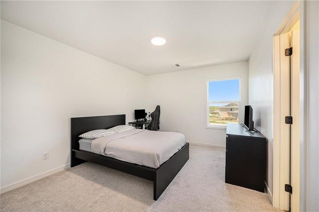 3207 SW Enoch Street, Lee's Summit, MO 64082