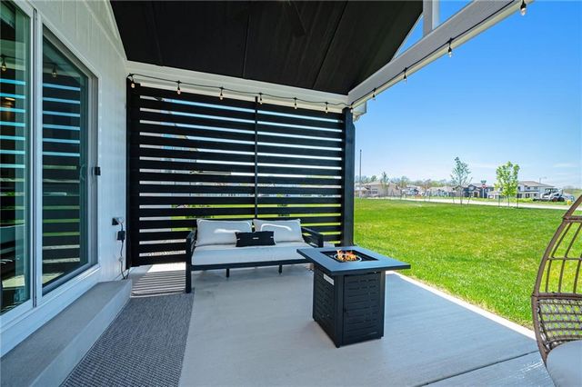 3207 SW Enoch Street, Lee's Summit, MO 64082