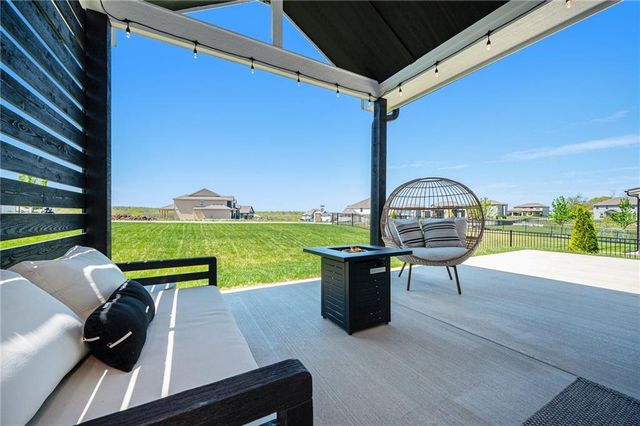 3207 SW Enoch Street, Lee's Summit, MO 64082