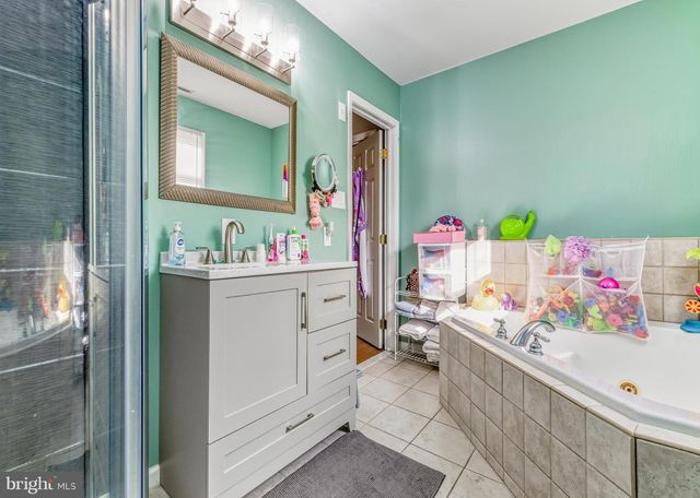 18 E FRONT ST, Glendora, NJ 08029