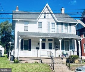136 S 9TH ST, Quakertown, PA 18951