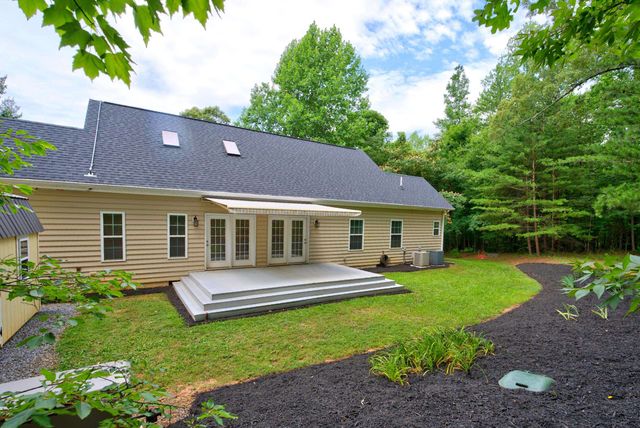 748 N Elm Avenue, Landrum, SC 29356